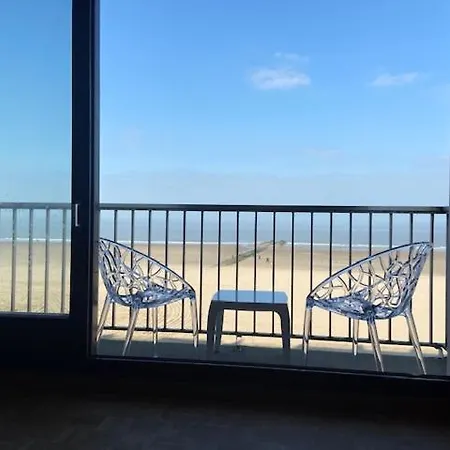 Golfslag Apartment